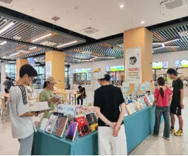 学校成功举办“书香校园·阅见未来”精品书展活动